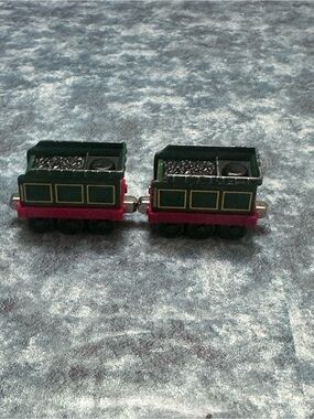 Thomas & Friends Emily’s Tenders Green and Red Twin Coal